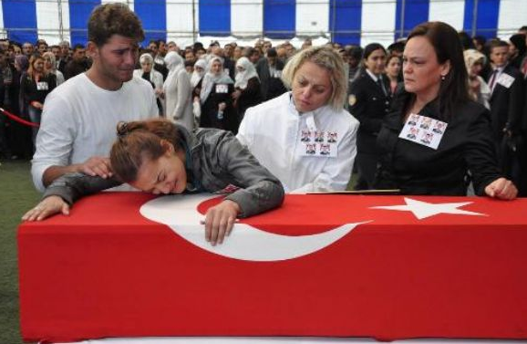 Bitlis'te 5 şehide hazin tören! - Resim: 3