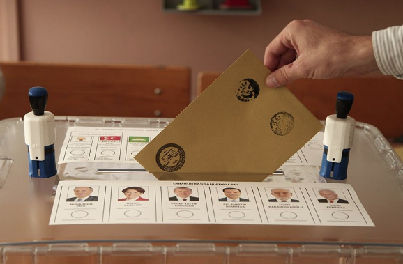 Türkiye sandık başında! İşte ülkenin dört bir ilginç yanından kareler - Resim: 1