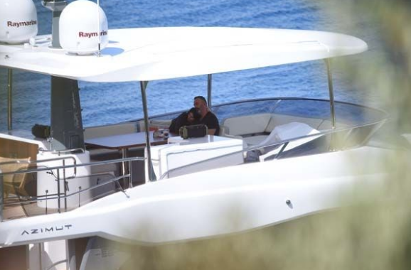 Cem Yılmaz'la Defne Samyeli'nin teknedeki bomba görüntüleri - Resim: 3