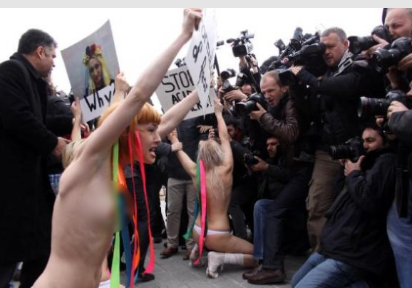 Kadınlar çırılçıplak eylem yaptı - Resim: 3