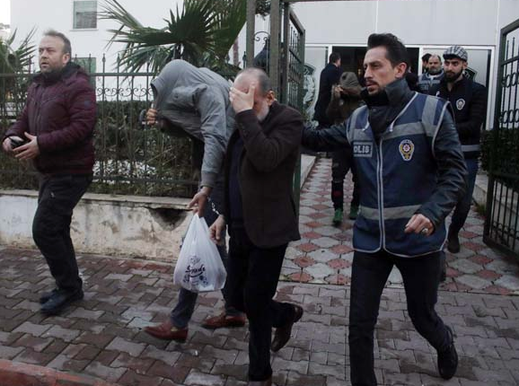 Fuhuş çetesine operasyon! Aralarında kamu görevlileri de var - Resim: 3