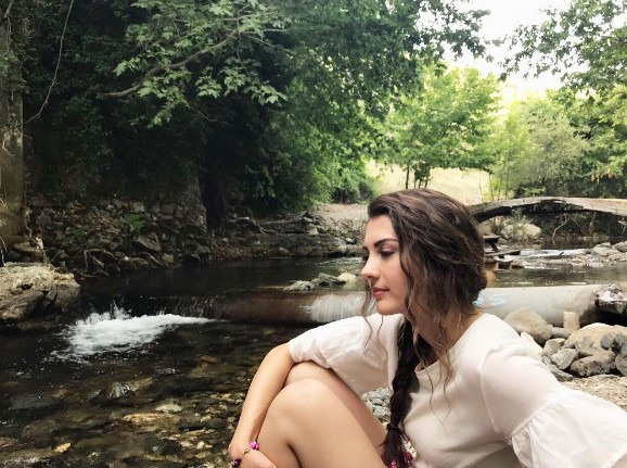 Badem Şekeri'nin Ayşe'si Burcu Özberk kimdir nereli? - Resim: 3