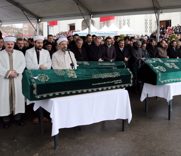 Kartal'da çöken binada ölen aynı aileden 9 kişiye veda - Resim: 2