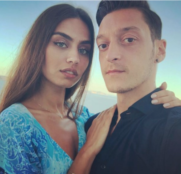 Amine Gülşe'den Mesut Özil'e destek mesajı - Resim: 4
