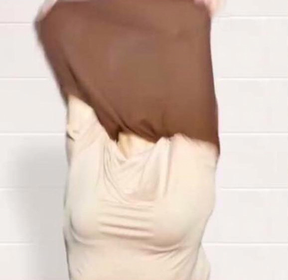 Dünya ayağa kalktı reklamdaki kadın bir anda soyununca... - Resim: 4