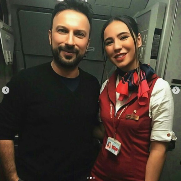 Hosteslerin Tarkan çılgınlığı! - Resim: 4