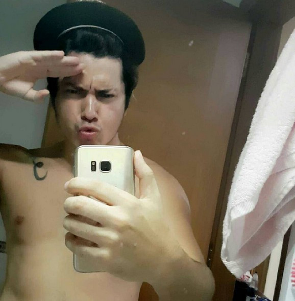 Göz6 Zeyd Gümüştutan kimdir instagramda çıplak... - Resim: 3