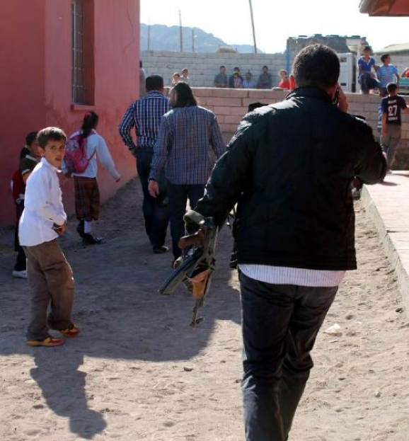 PKK'lıları sıkıştırıp öğretmenleri kurtardılar - Resim: 2