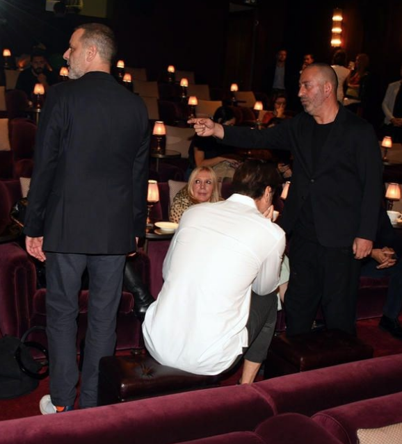 Defne Samyeli Cem Yılmaz'ı fena zorladı: Toplumun içinde bu kadar... - Resim: 4