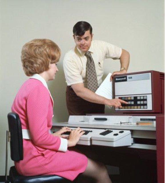 İlk kullanıldıklarında devasa büyüklükteydiler işte tarihin ilk bilgisayarları - Resim: 4