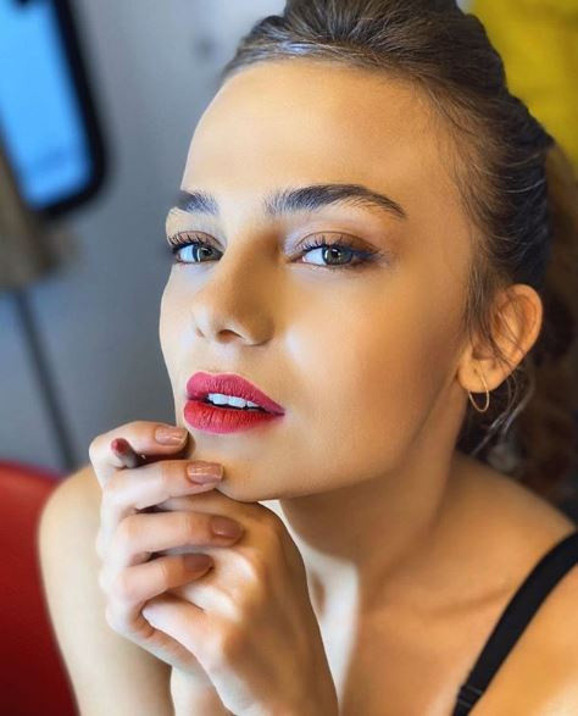 Bahar Şahin ve Ozan Dolunay öpüşürken yakalandı sevgililer mi? - Resim: 2