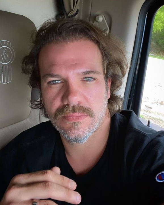 Tolga Karel'den nostaljik paylaşım! Gençlik fotoğrafını görenler tanıyamadı - Resim: 1