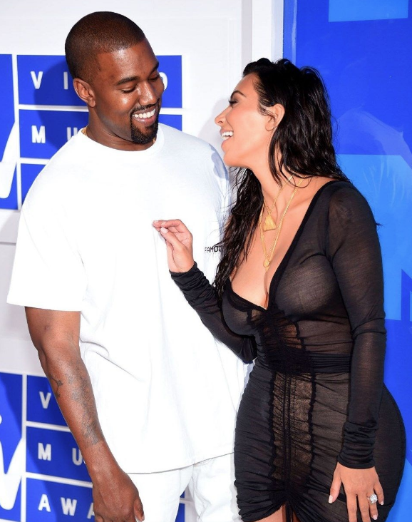 Kardashian'daki rahatlığa gel! Çocuğunu bile başkasına doğurtuyor - Resim: 3