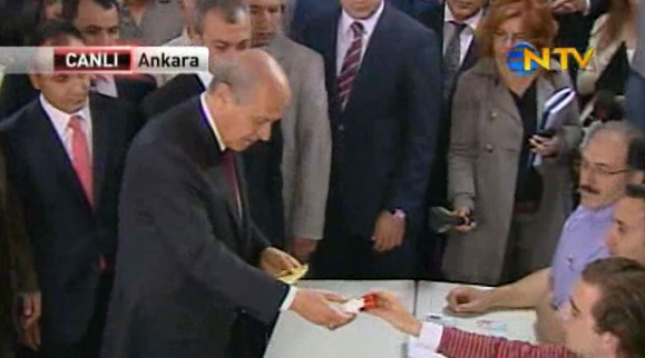 Devlet Bahçeli oyunu kullandı - Resim: 3