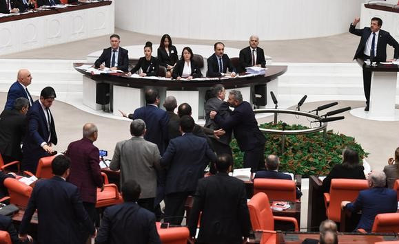Meclis’te 'vatan haini' ve 'alçak' kavgası - Resim: 3