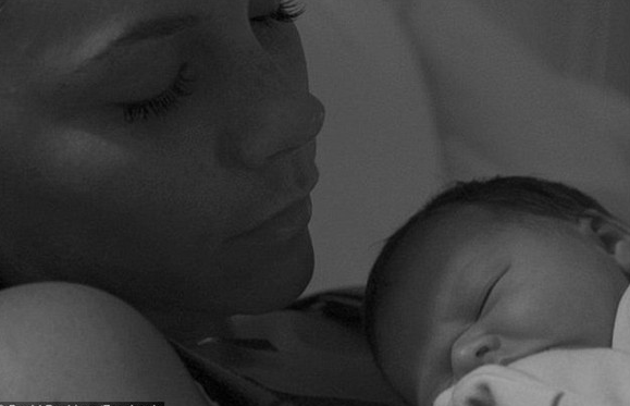 İşte Juniour Beckham'in ilk fotoğrafları - Resim: 1