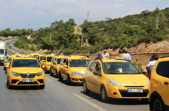 UBER eylemi Bodrum'u felç etti ortalık fena karıştı - Resim: 3