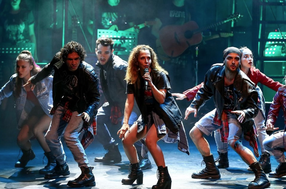 Sertab Erener ortalığı kasıp kavurdu!  - Resim: 1