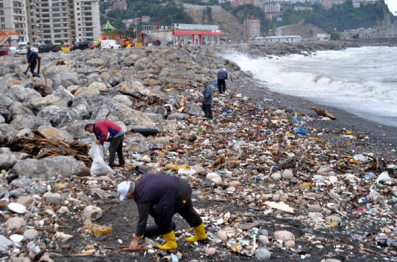 Dev dalgalar sahili yerle bir etti - Resim: 4