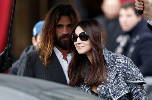 Monica Bellucci yeni sevgilisi ile ilk kez el ele - Resim: 2