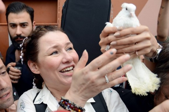 Deniz Seki'nin iki günü tahliye sonrası bakın neler yaptı! - Resim: 1
