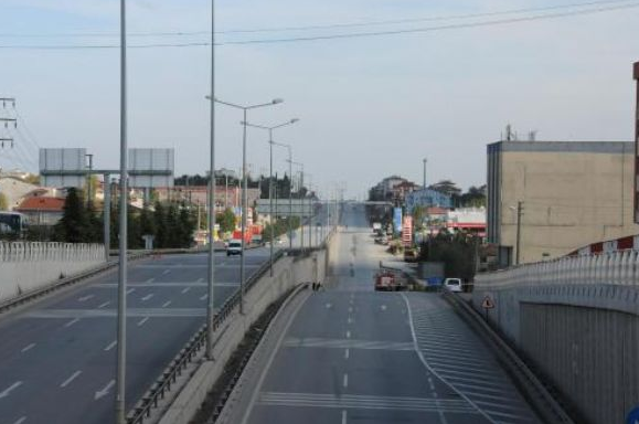 Doğalgaz kaçağı karayolunu kapattı - Resim: 2