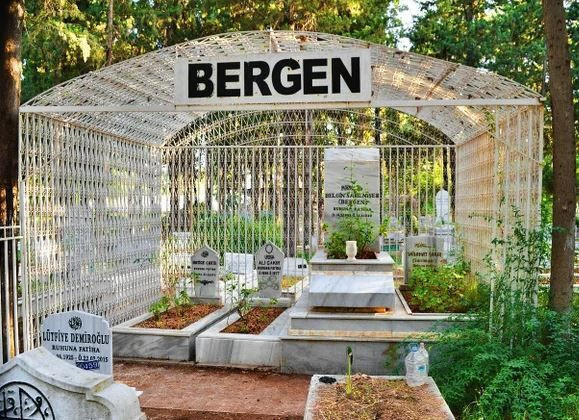 Bergen'in kocası Halil Serbest'e tepki yağıyor: Filmi izleyene de mi kezzap atarsın? - Resim: 4