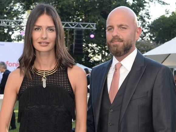 Yasemin Özilhan ve İzzet Özilhan çifti arasında sular iyice ısınıyor! Çıkan ayrılık iddiaları kriz çıkardı! - Resim: 2