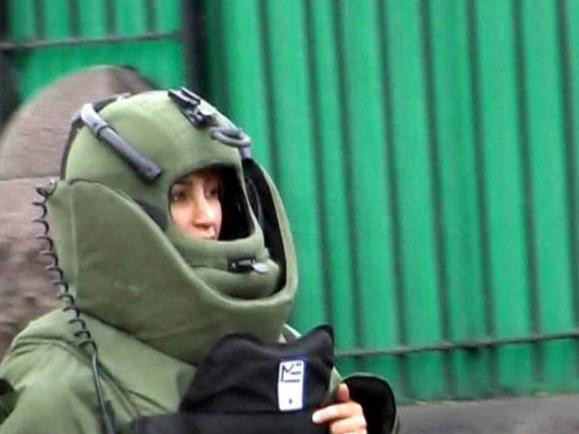 Kadın bomba imha uzmanı dikkat çekti - Resim: 1