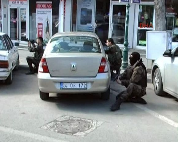 TÜİK bürosuna silahlı saldırı: 7 ölü  - Resim: 2