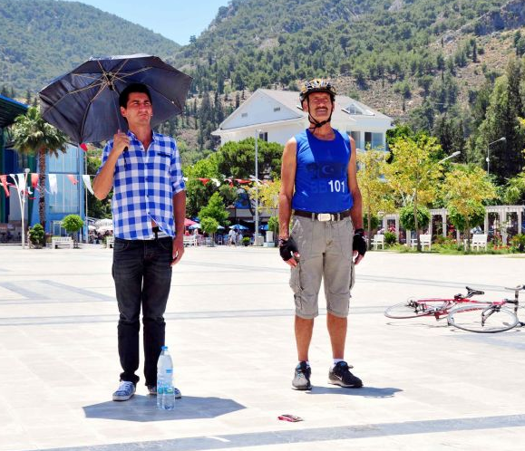 Sosyal medyada 'duran adam' geyikleri - Resim: 3