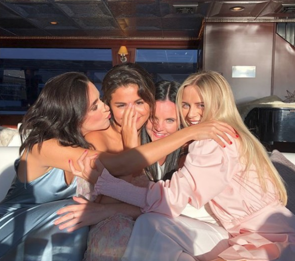 Selena Gomez Beyonce’yi tahtından indirdi - Resim: 3