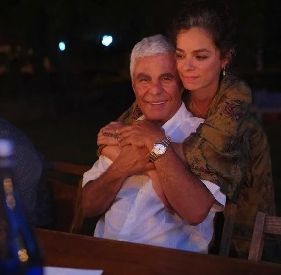 Özge Özpirinççi programda gözyaşlarına boğuldu! Stüdyoda duygu dolu anlar yaşandı - Resim: 4