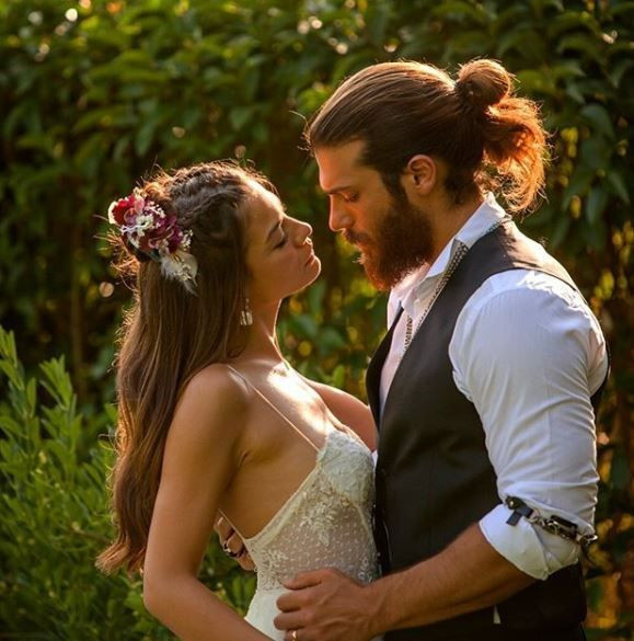 Demet Özdemir Can Yaman aşkı bomba gibi düştü! Evinden çıkarken görüldü - Resim: 2