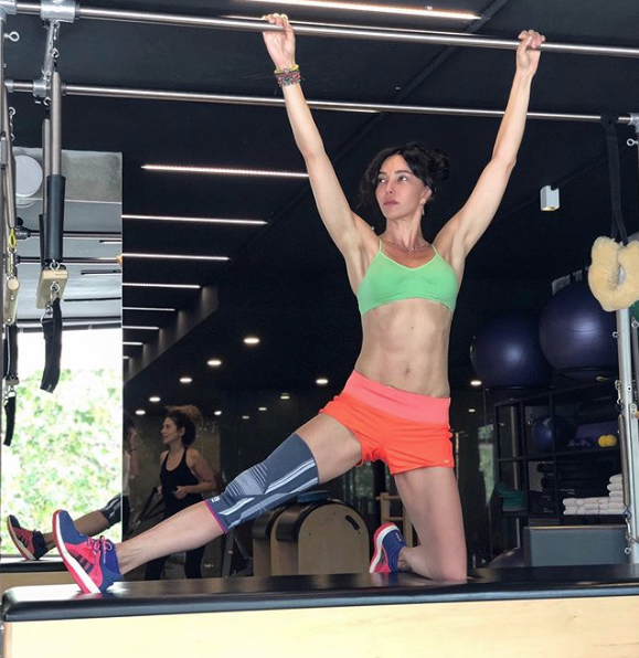 Hande Ataizi kaslı fotoğrafını paylaştı sosyal medya sallandı - Resim: 2