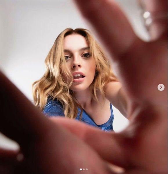 Kanal D Sadakatsiz dizisinin Derin'i Melis Sezen makyajsız haliyle olay oldu - Resim: 2