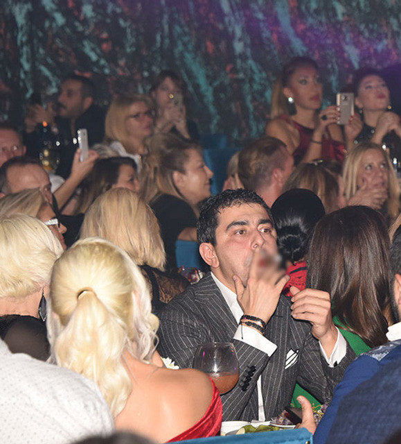 Seda Sayan sahnelere geri döndü transparan kıyafeti olay - Resim: 3