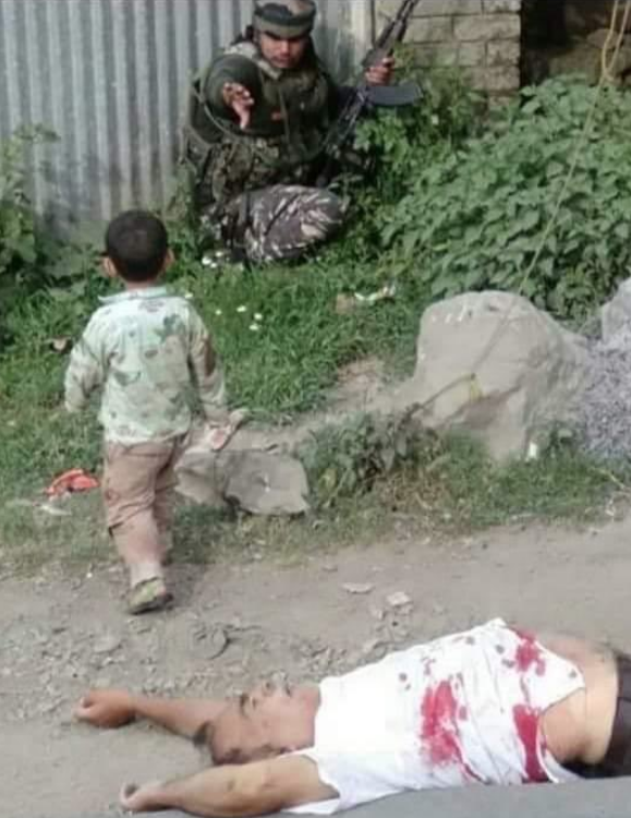 Keşmir'deki çocuk fotoğrafı sosyal medyayı ayağa kaldırdı - Resim: 1