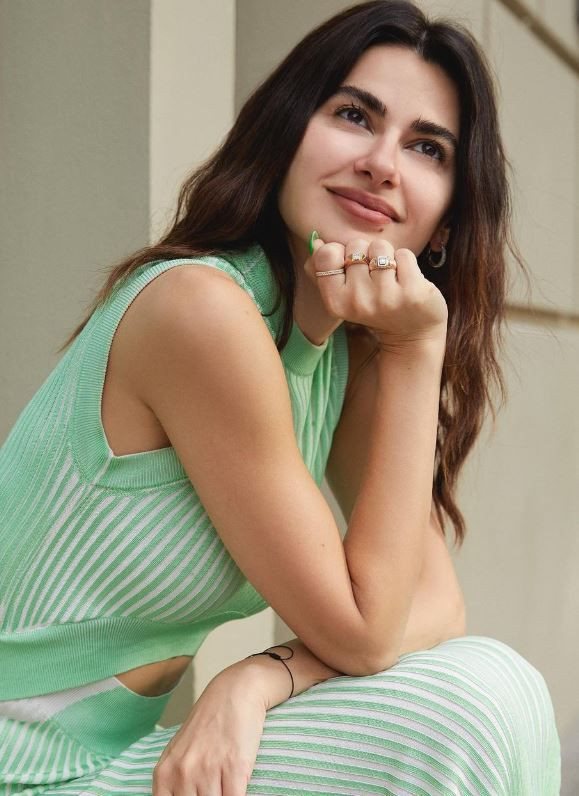 Nesrin Cavadzade, Uraz Kaygılaroğlu'nu öpücüklere boğdu! "Aşk" iddiasını gündeme getiren görüntüler - Resim: 1