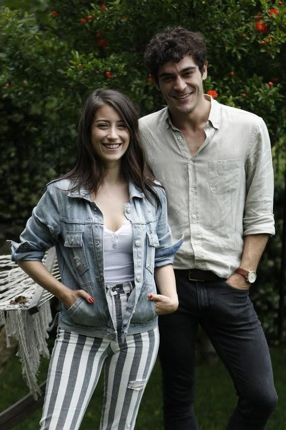 Hazal Kaya ve Burak Deniz atışması Instagram'a damga vurdu! Olay pozlar - Resim: 2