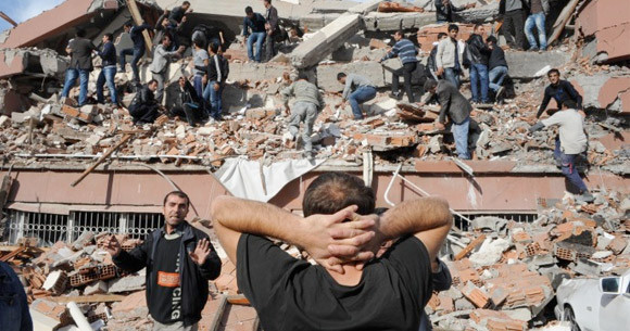 Deprem Van'ı böyle yerle bir etti! - Resim: 1