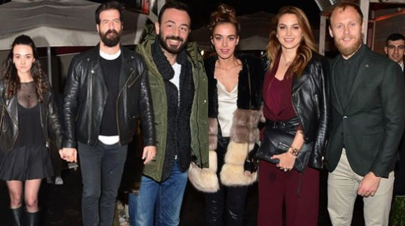 Doğum günü partisinde evlilik tarihini verdi - Resim: 3