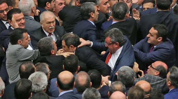 TBMM'de oylama kavgası çıktı! - Resim: 3