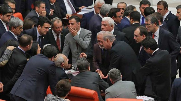 TBMM'de oylama kavgası çıktı! - Resim: 4