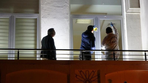 Osmaniye Belediyesi'ne silahlı saldırı! Makam odasına kurşun - Resim: 0