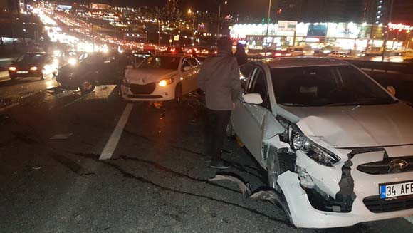 Avcılar D-100 Karayolu'nda zincirleme kaza! - Resim: 4