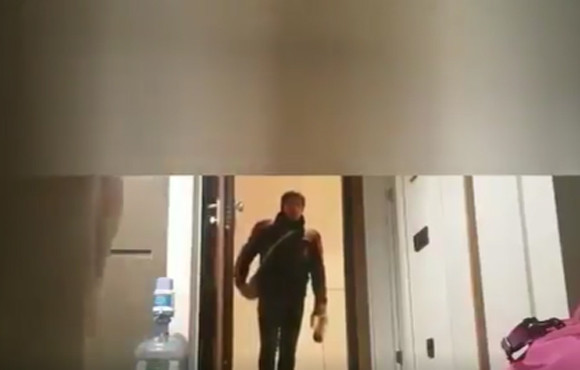 Pizzacıyı çırılçıplak karşılayan kadın olay oldu - Resim: 2