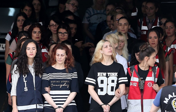 Adnan Oktar örgütünde üst düzey yöneticiden 'infak' itirafı!  - Resim: 3