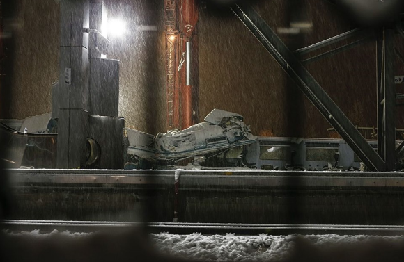 Ankara'daki Yüksek Hızlı Tren kazası enkazına kar engeli - Resim: 2