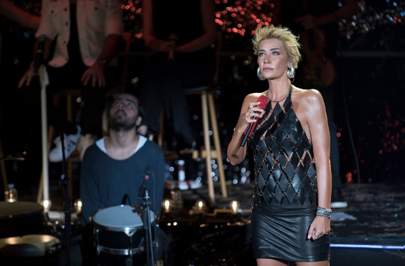 Sıla'dan Ahmet Kural'a 'beyaz atlı prens' göndermesi! - Resim: 2